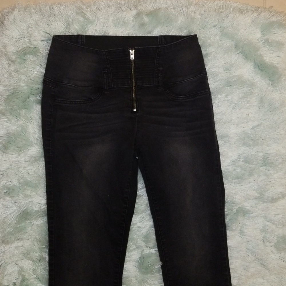 black denim stretch jeans!